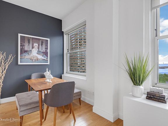 3rd image of 88 Greenwich St APT 2001