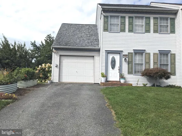 714 Fieldstone Ln, Elizabethtown, PA 17022