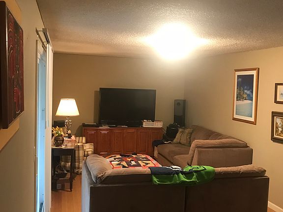 2nd image of 13820 NE 50th St