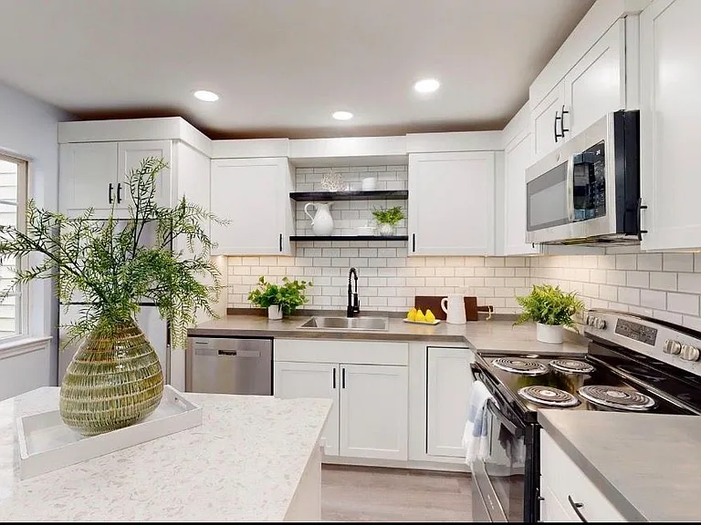 536 Candida Dr — Photo 3