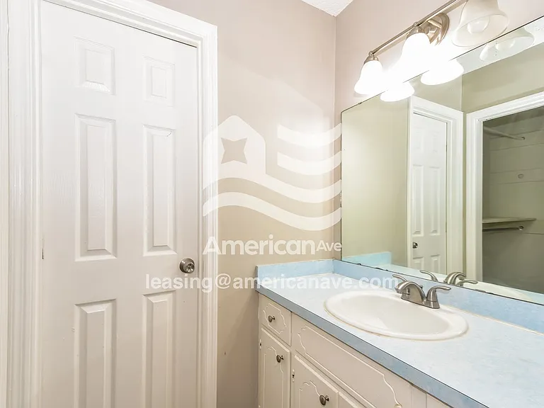 7190_010_main_bathroom_14003553.jpg