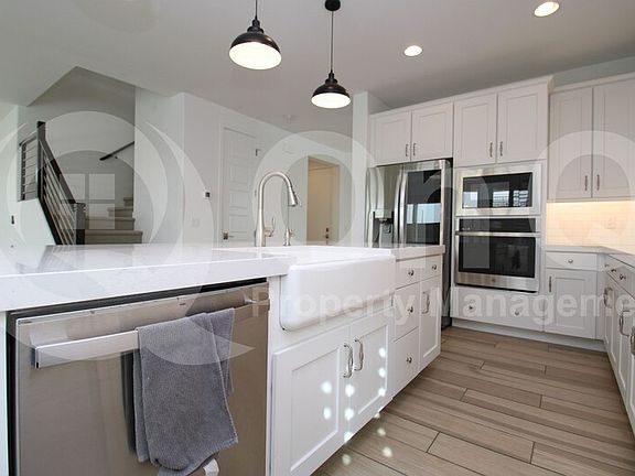 4th image of 4032 S Sequoia Dr