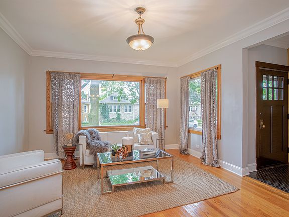 3rd image of 3511 Gunderson Ave
