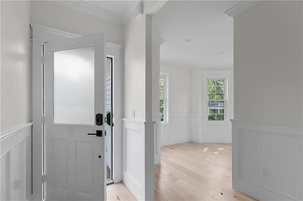 4 bed, 2.0 bath, 1696 sqft, $5,195 — Photo 3