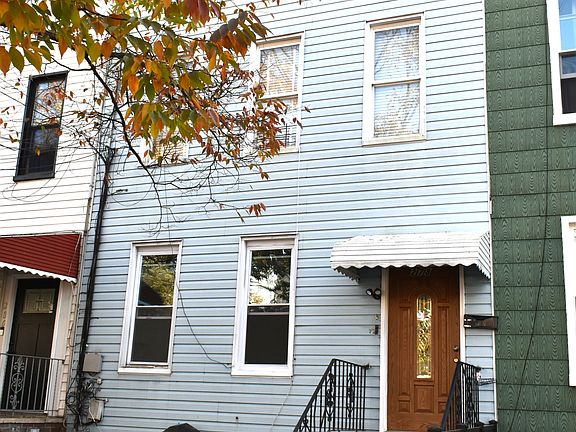 4th image of 278 Etna St Floor 1