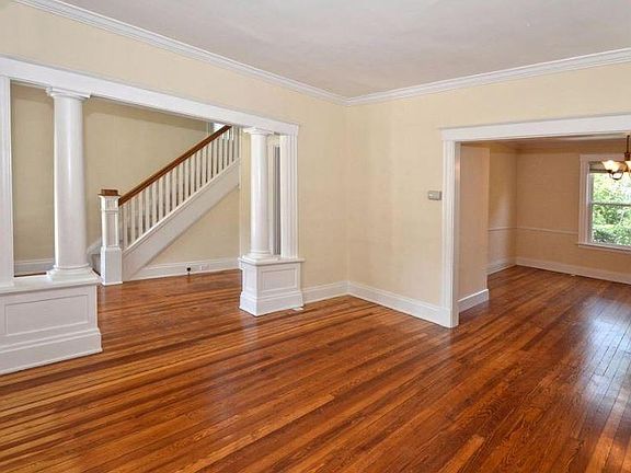 5th image of 1260 Morten St