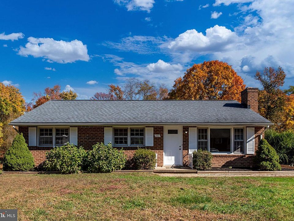1st image of 260 Anderson Dr
