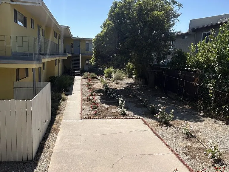 611 N Alhambra Ave — Photo 11