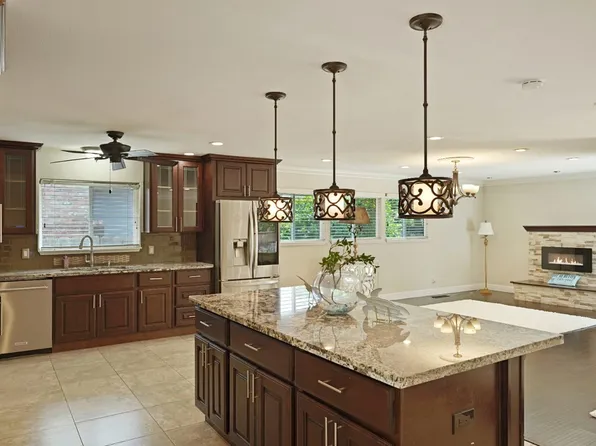 1921 Sherwood Ave, Modesto, CA 95350