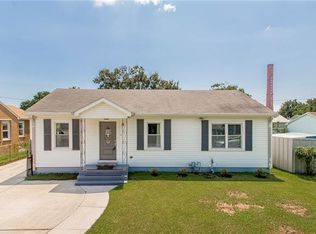 17 W Chalmette Cir, Chalmette, LA 70043