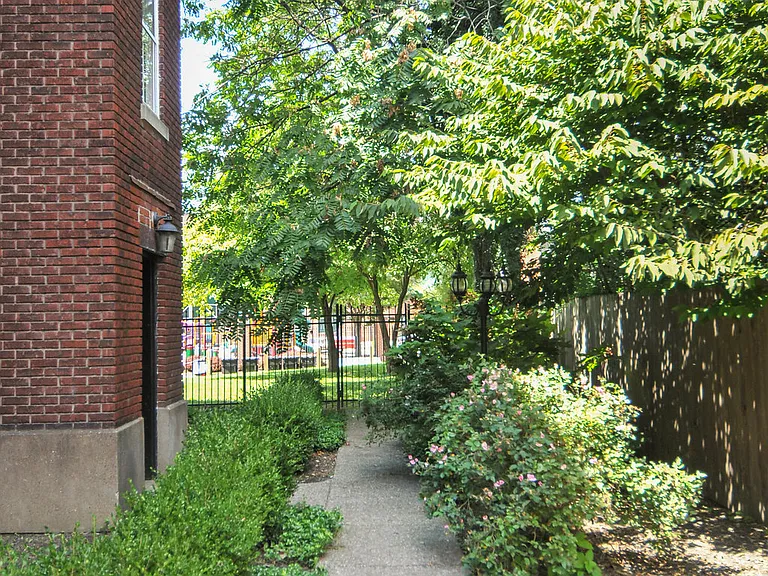 409 W Bloom St #11 — Photo 6
