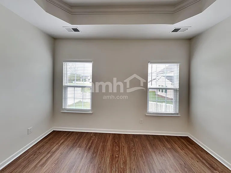 2215 Ambergate Dr — Photo 9