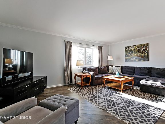 3rd image of 660 Ballantrae Dr