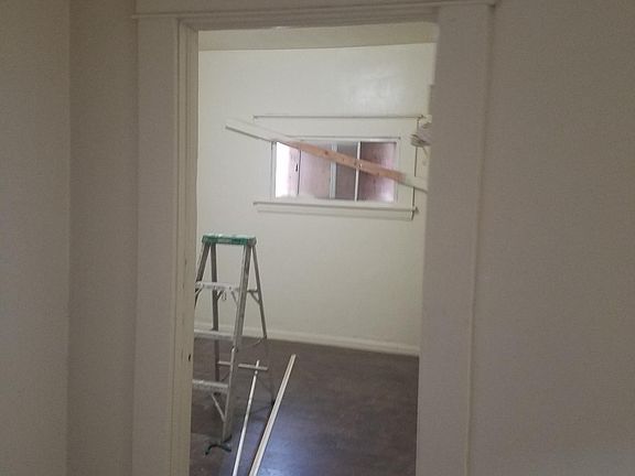 3rd image of 969 N G St