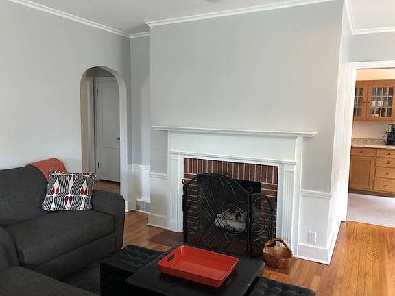 4th image of 1103 E Detroit Ave