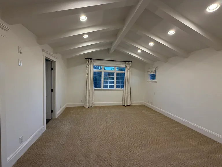 383 Hedge Rd — Photo 36