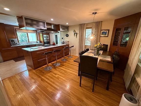 5th image of 34 Blossomcrest Rd