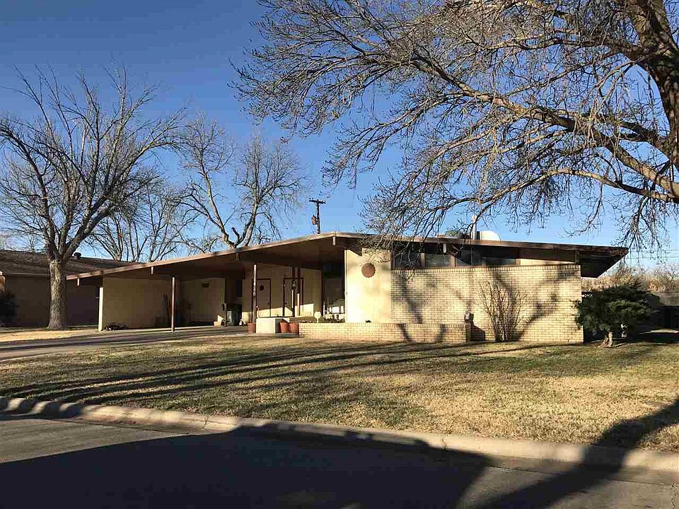 1st image of 1410 N Country Club Cir