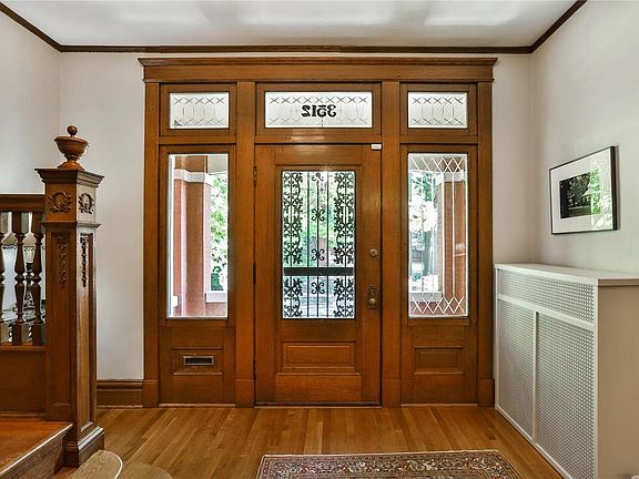 5th image of 3512 Crittenden St