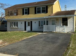 22 Mayapple Ln, Willingboro, NJ 08046