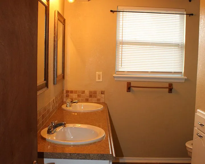 4010 SE 14th Pl — Photo 17