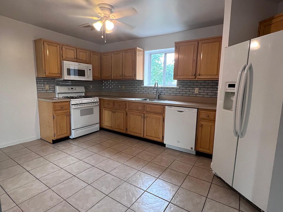 1st image of 258 Prentiss Ave #1