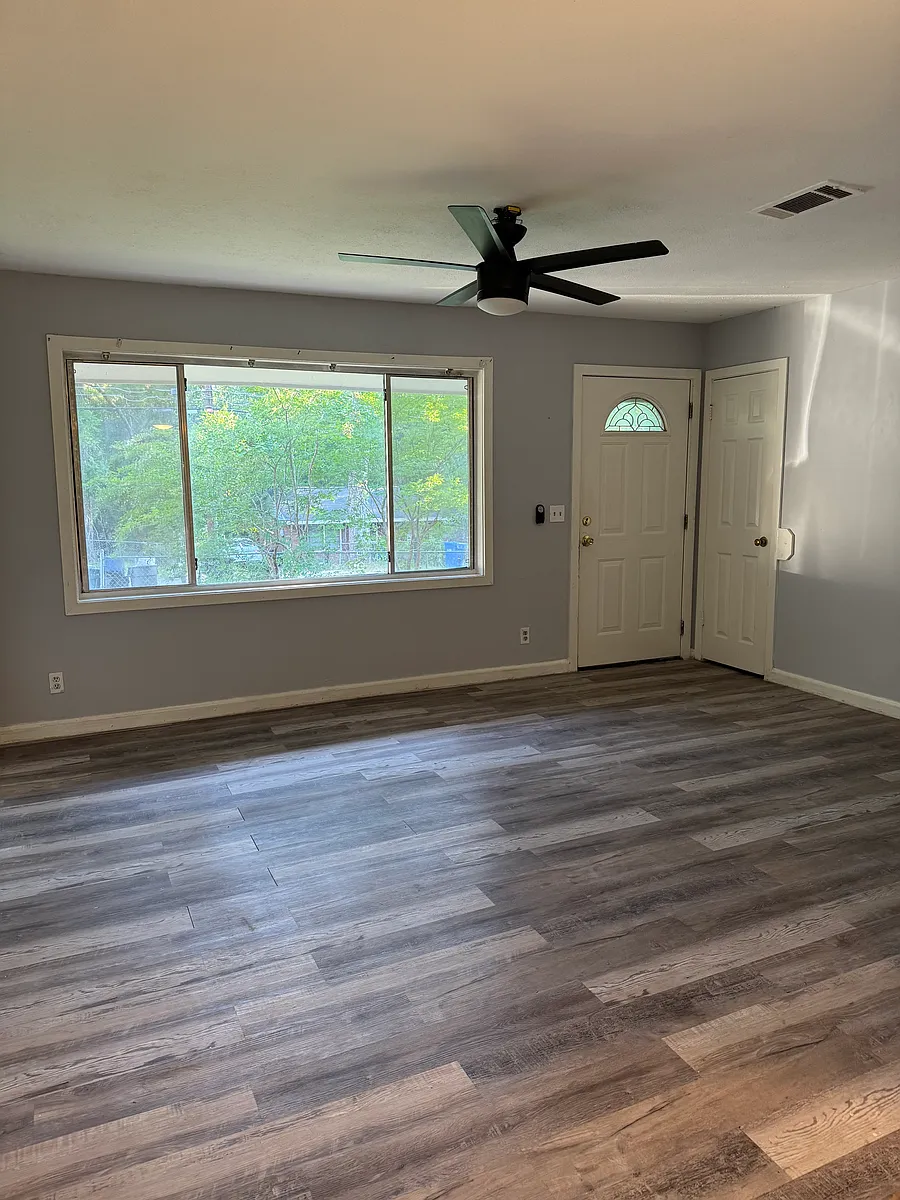 Building Photo - 4807 Wellborn Dr