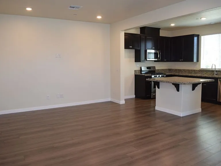 3280 Chickadee Ct — Photo 3