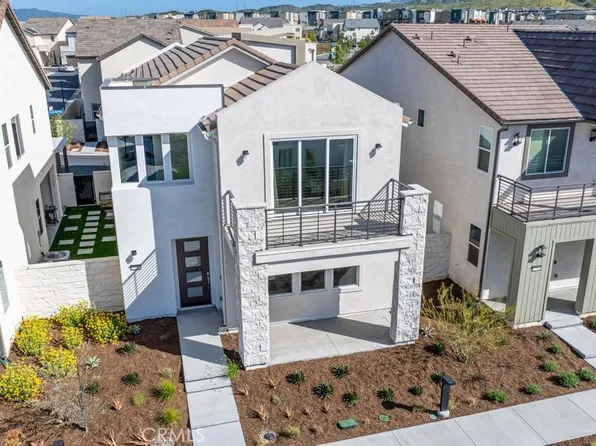 27089 Amber Sky Way, Valencia, CA 91381