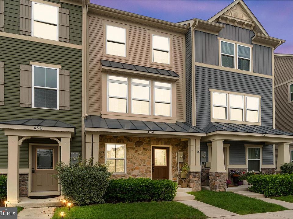 1st image of 454 Willow Bend Dr