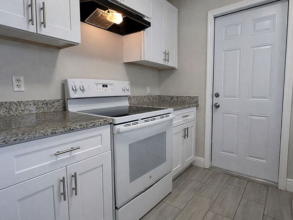 5th image of 12274 1st St