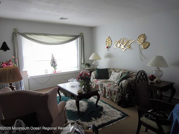 3rd image of 25 Stockport Dr