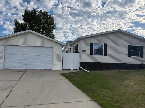4019 Chandler Ln, Bismarck, ND 58503