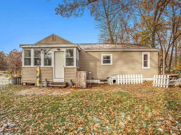 1162 S Barnes Rd, Muskegon, MI 49442
