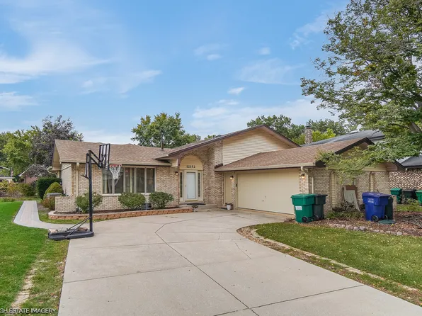 12152 Forestview Dr, Orland Park, IL 60467