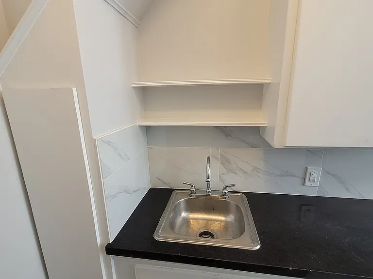 Oakhurst Apartments — Photo 41