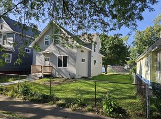 1010 8th St, Waukegan, IL 60085