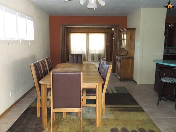 4th image of 1401 N Country Club Cir