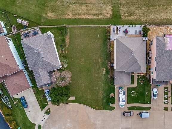 4th image of 5210 Lake Terrace Ct