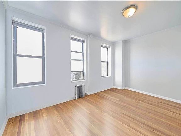 3rd image of 500 E 11th St APT 21