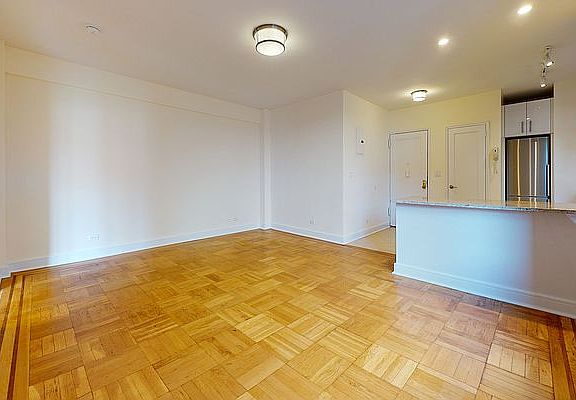 5th image of 185 Claremont Ave APT 4A