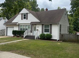 2422 E Gate Pkwy, Rockford, IL 61108