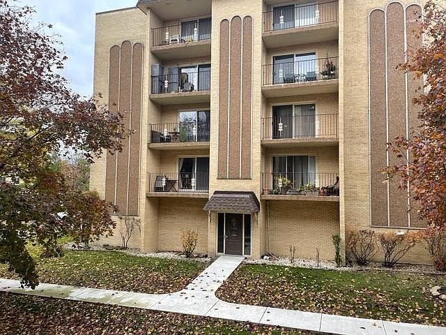 1st image of 6430 W Belle Plaine Ave APT 203