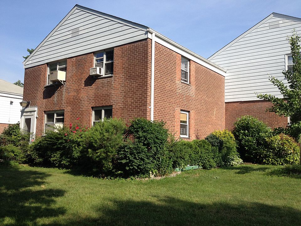 1st image of 21720 67th Ave