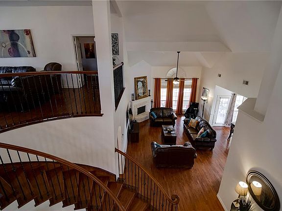 3rd image of 2806 Saint Micheal Dr