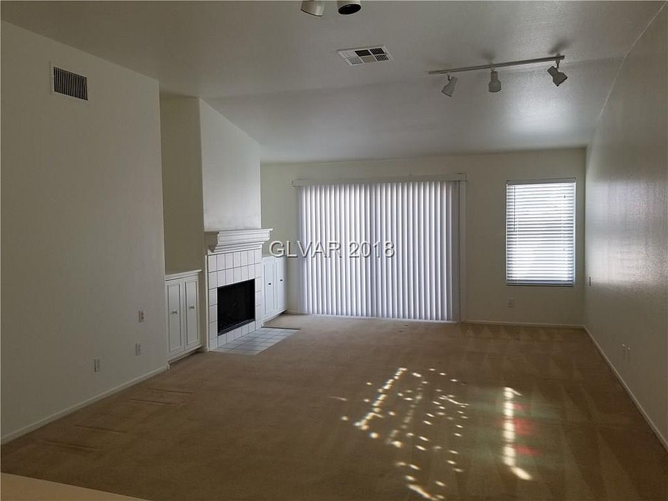 1st image of 4880 El Capote Dr