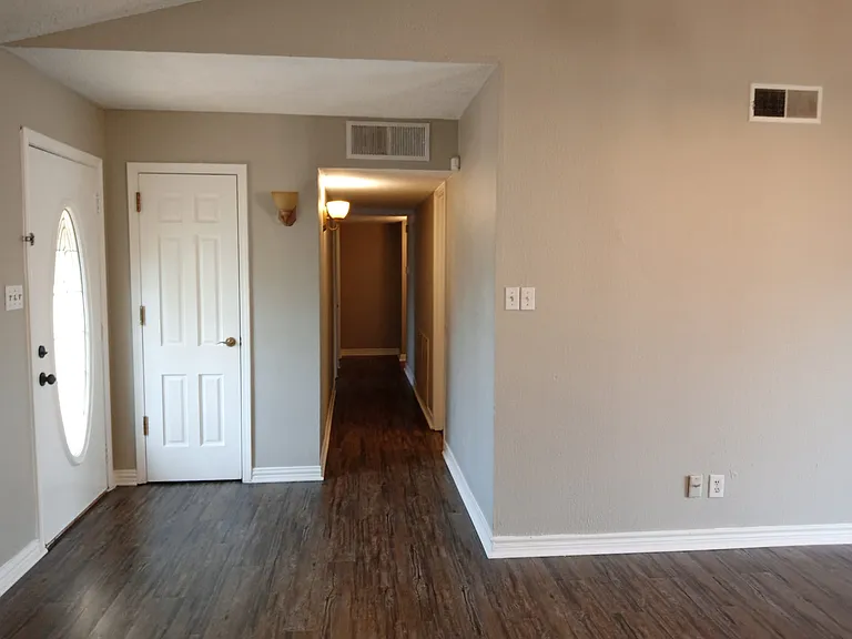 1304 Milford Dr — Photo 16