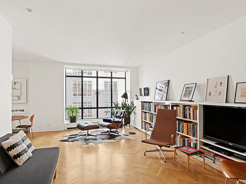 1st image of 17 W 54th St APT 4A
