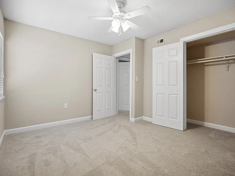 Sumter Square Apartments — Photo 20