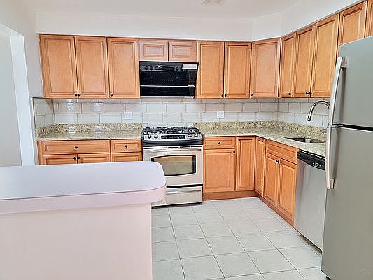 2nd image of 42-13 163rd St #3